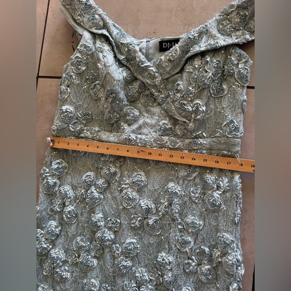 DJ-JAZ Off-Shoulder Lace Gown with Slit – Size 18 – Worn Once - Picture 10 of 15